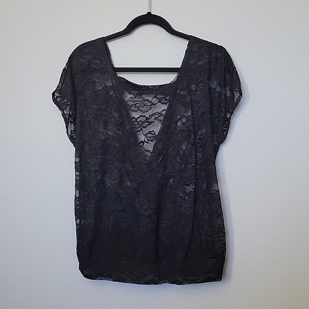 Torrid Black Lace Short Sleeve Surplice Back Top Womens Size 00 NWT